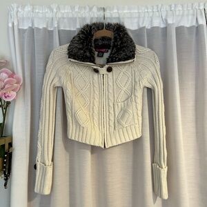 2000s zip up cropped sweater ♡